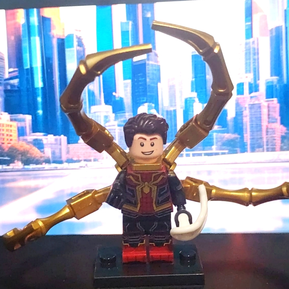 Custom Lego iron Spider man Minifigure with black stand